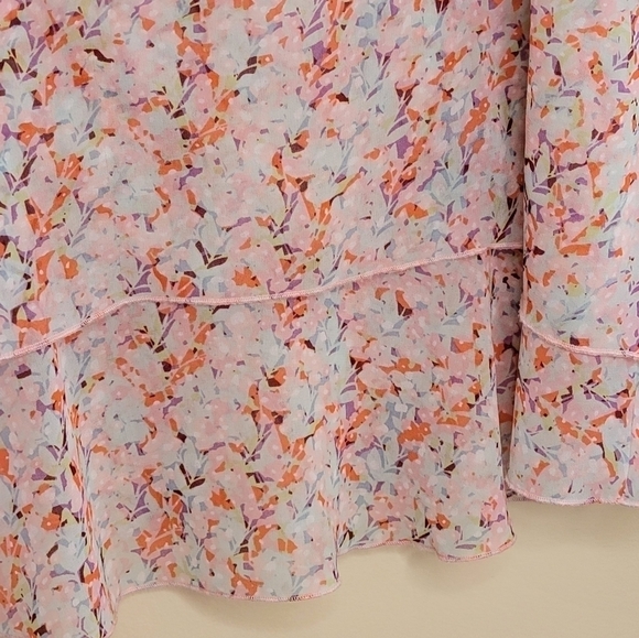 CAbi | #5032 Bella Floral Tiered Sleeveless Tank Blouse - Picture 4 of 5